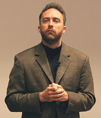 （图）吉米·威尔斯在FOSDEM 2005上演讲